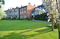 Guildhall & Church Walk